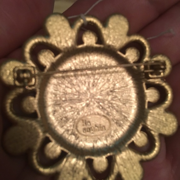 Lia Sophia Brooch - Picture 7 of 7